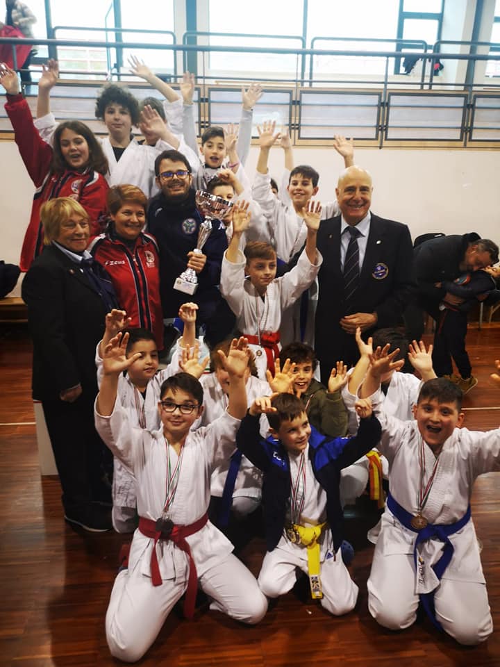 Gli atleti dell’ASD Funakoshi Karate-Do Cariati Società 1^ Classificata.